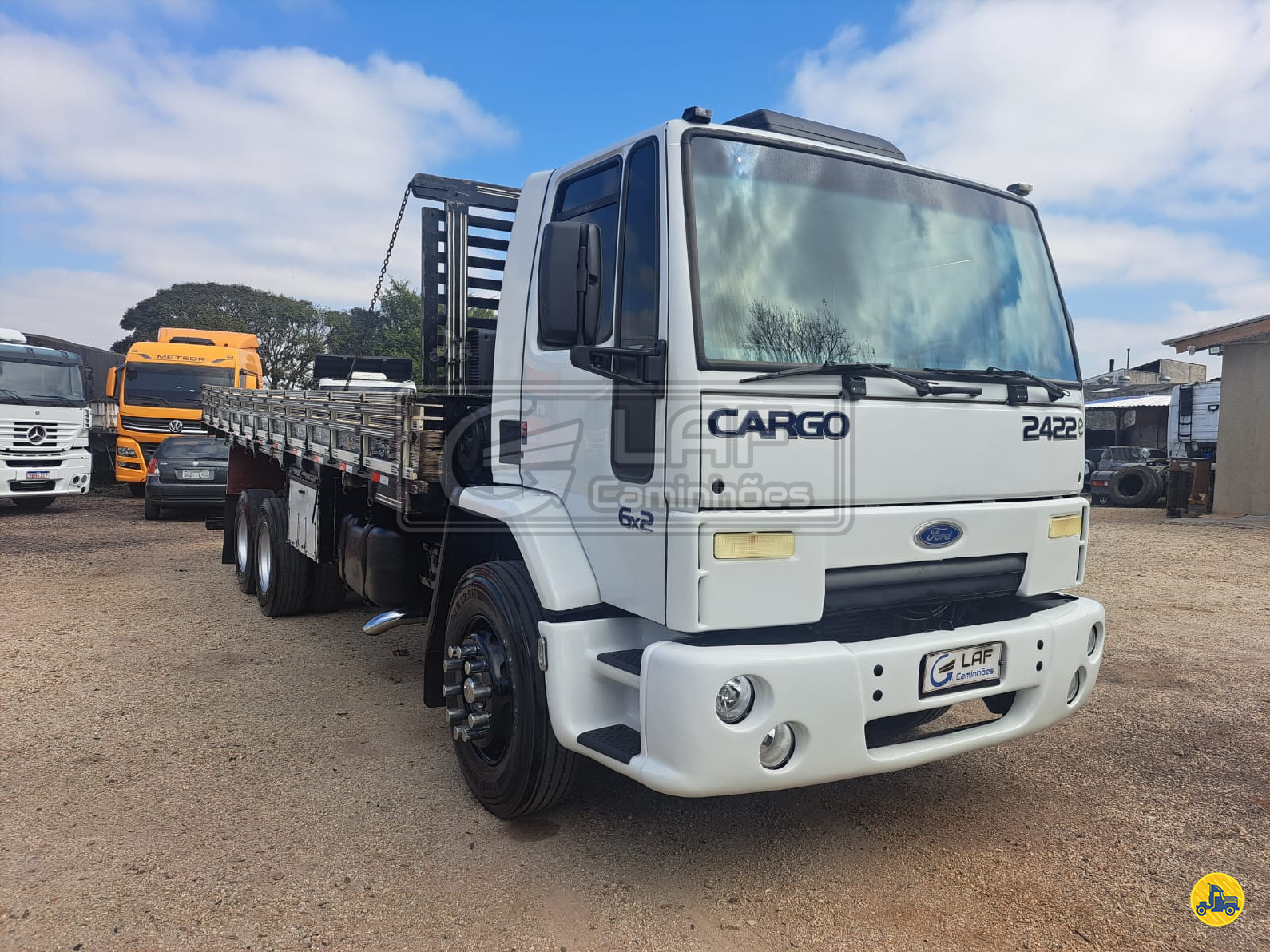CAMINHAO FORD CARGO 2422 Carga Seca Truck 6x2 LAF Caminhões CURITIBA PARANÁ PR